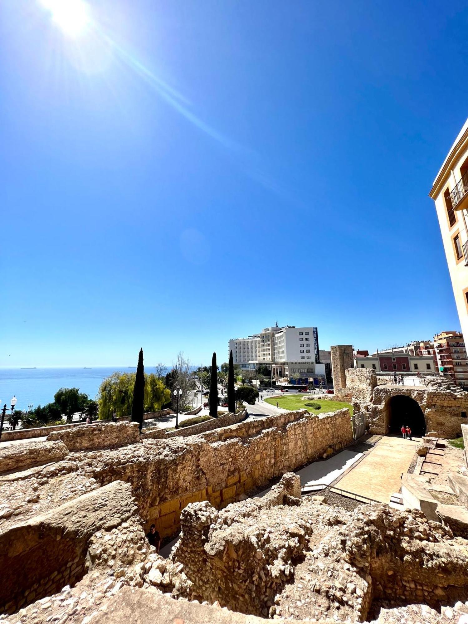 Acogedor Apartamento Enfrente De La Catedral Tarragona Exterior foto